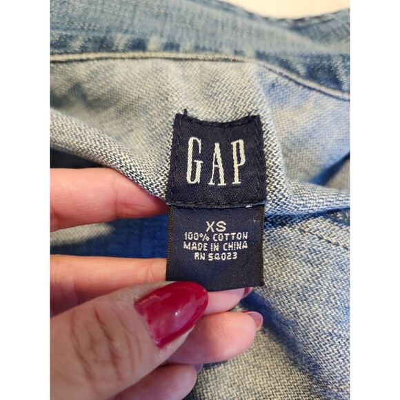 Gap Blue Denim Jean Jacket XS Cotton Classic Trucker Button Front Pockets - Picture 4 of 7